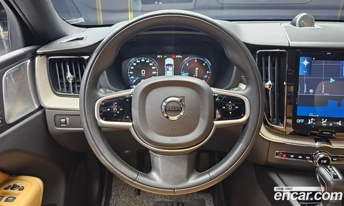 Volvo XC60 2018 2.0 автомат (гидро), фото 19 Volvo XC60 2018 2.0 автомат (гидро), фото 19