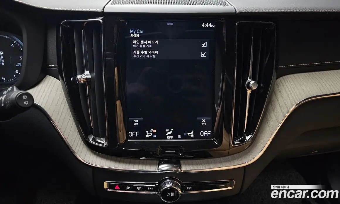 Volvo XC60 2018 2.0 автомат (гидро), фото 20 Volvo XC60 2018 2.0 автомат (гидро), фото 20