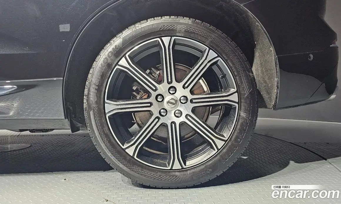 Volvo XC60 2018 2.0 автомат (гидро), фото 7 Volvo XC60 2018 2.0 автомат (гидро), фото 7
