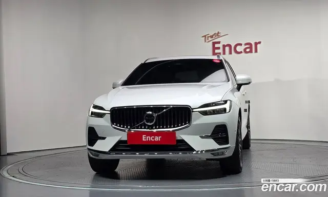 Volvo XC60 2024 2.0 автомат (гидро), миниатюра 3