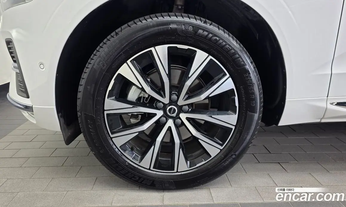 Volvo XC60 2024 2.0 автомат (гидро), фото 5