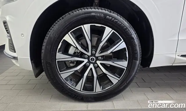 Volvo XC60 2024 2.0 автомат (гидро), миниатюра 5