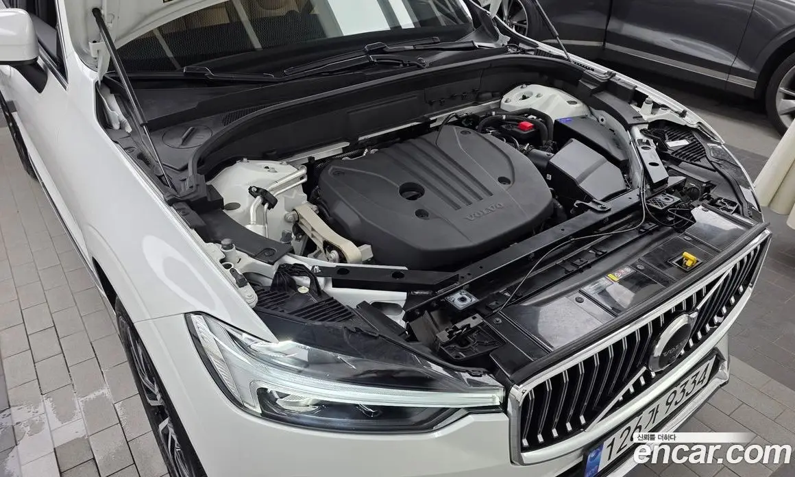 Volvo XC60 2024 2.0 автомат (гидро), фото 6