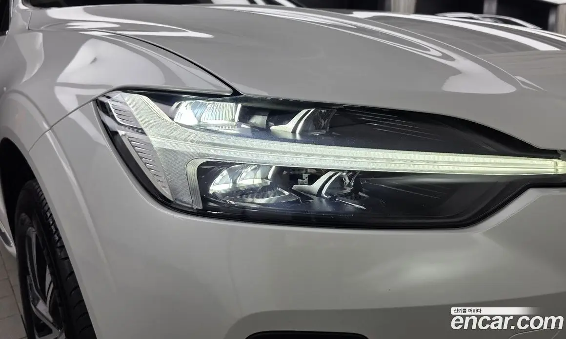 Volvo XC60 2024 2.0 автомат (гидро), фото 8