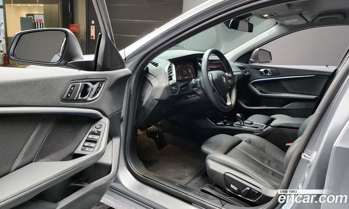 BMW 1 серия 2022 2.0 автомат (гидро), фото 13 BMW 1 серия 2022 2.0 автомат (гидро), фото 13