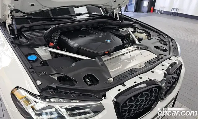 BMW X4 2025 2.0 автомат (гидро), миниатюра 6