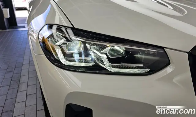 BMW X4 2025 2.0 автомат (гидро), миниатюра 8