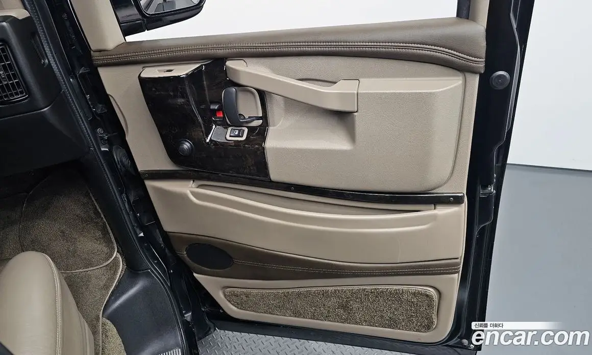 Chevrolet Express Van 2018 6.0 автомат (гидро), фото 14