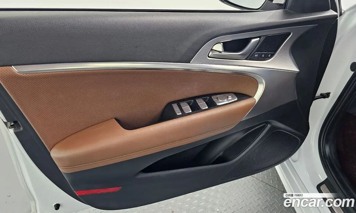 Genesis G70 2019 2.0 автомат (гидро), фото 14