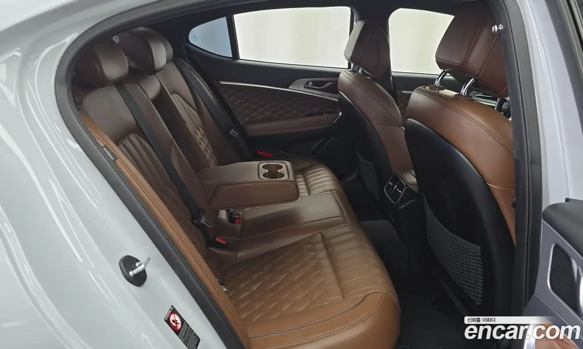 Genesis G70 2019 2.0 автомат (гидро), фото 17 Genesis G70 2019 2.0 автомат (гидро), фото 17