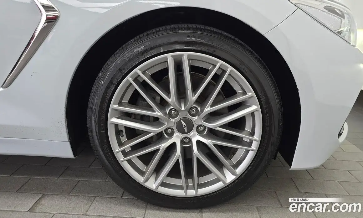 Genesis G70 2019 2.0 автомат (гидро), фото 7 Genesis G70 2019 2.0 автомат (гидро), фото 7