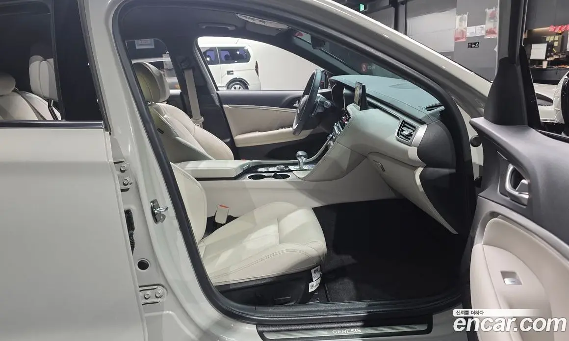 Genesis G70 2024 2.5 автомат (гидро), фото 16 Genesis G70 2024 2.5 автомат (гидро), фото 16