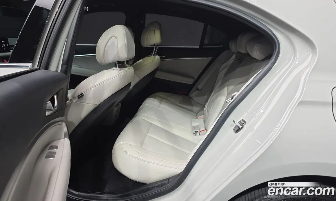Genesis G70 2024 2.5 автомат (гидро), фото 18 Genesis G70 2024 2.5 автомат (гидро), фото 18