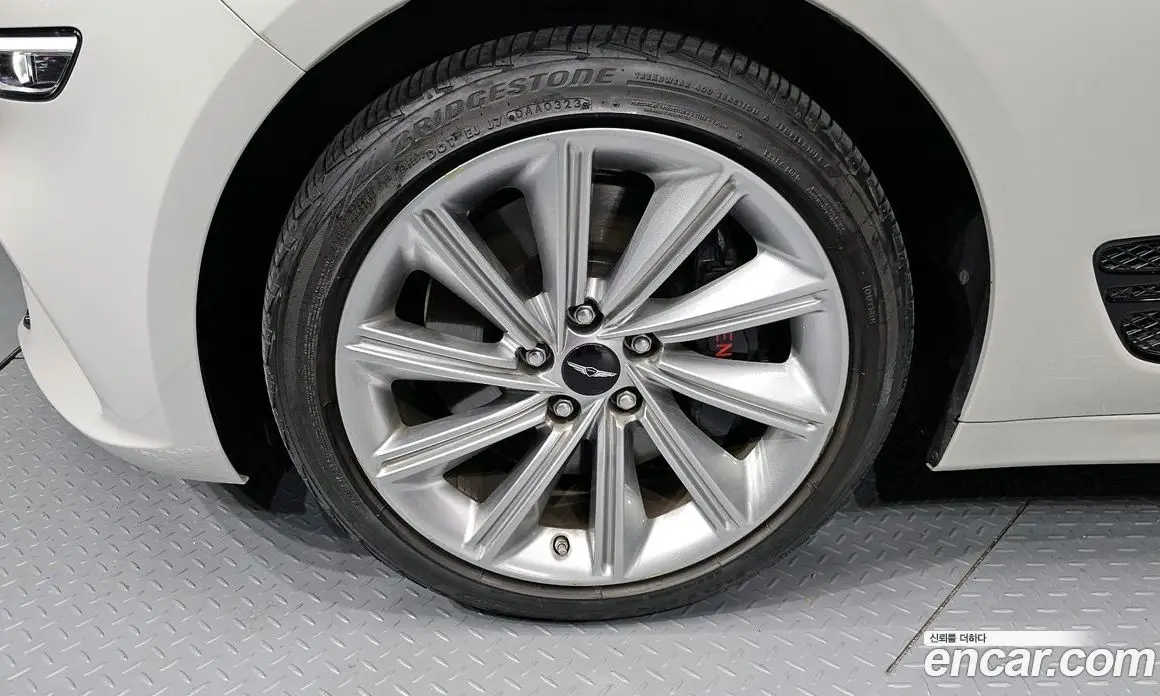 Genesis G70 2024 2.5 автомат (гидро), фото 5 Genesis G70 2024 2.5 автомат (гидро), фото 5