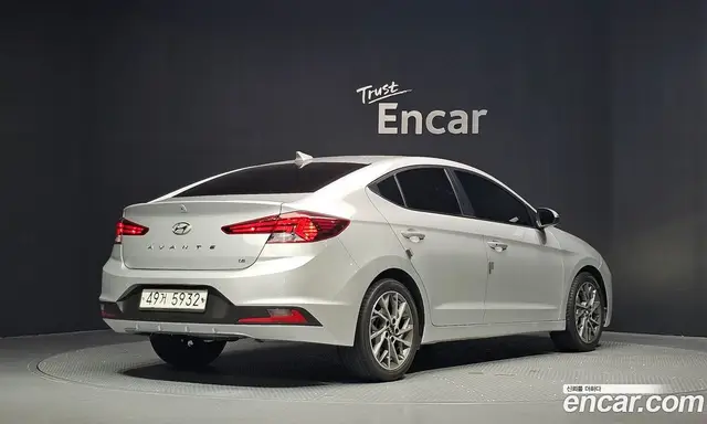 Hyundai Avante 2018 1.6 автомат (гидро), миниатюра 2