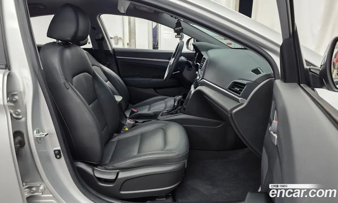 Hyundai Avante 2018 1.6 автомат (гидро), фото 11