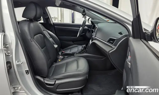 Hyundai Avante 2018 1.6 автомат (гидро), миниатюра 11