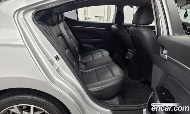 Hyundai Avante 2018 1.6 автомат (гидро), миниатюра 12