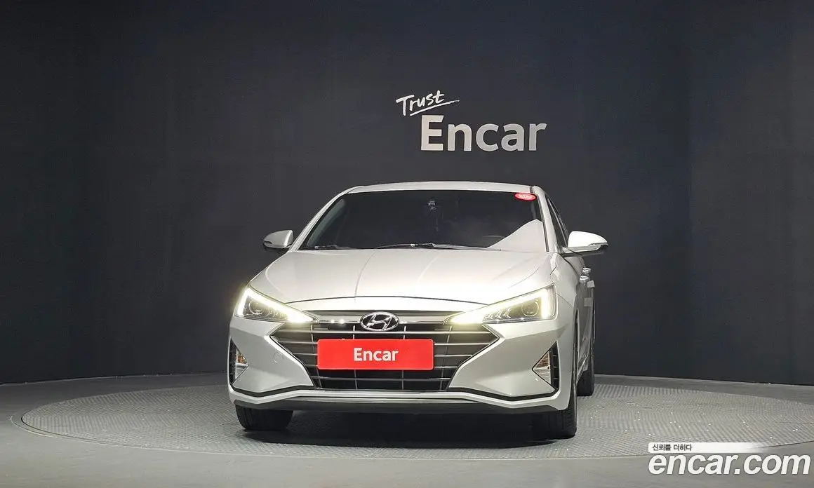 Hyundai Avante 2018 1.6 автомат (гидро), фото 3