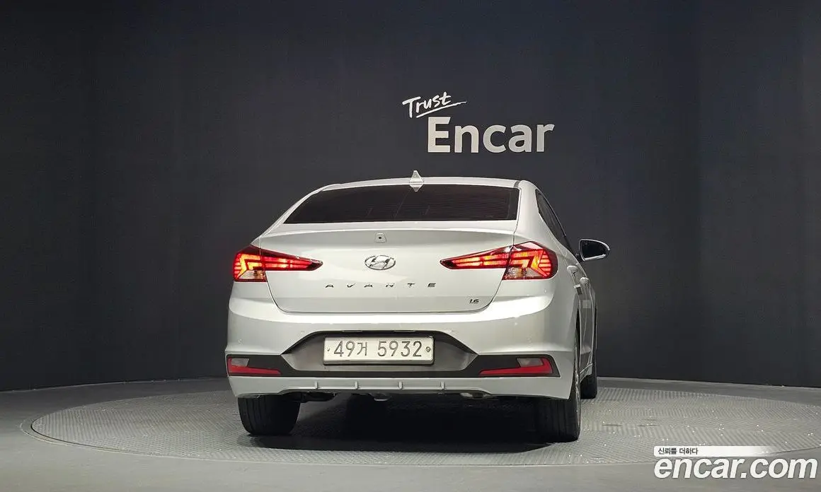 Hyundai Avante 2018 1.6 автомат (гидро), фото 4