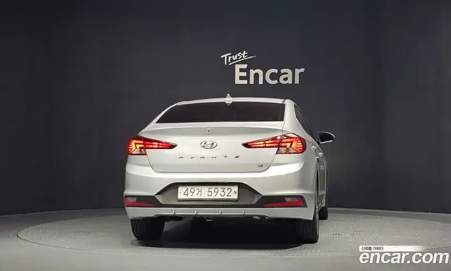 Hyundai Avante 2018 1.6 автомат (гидро), миниатюра 4
