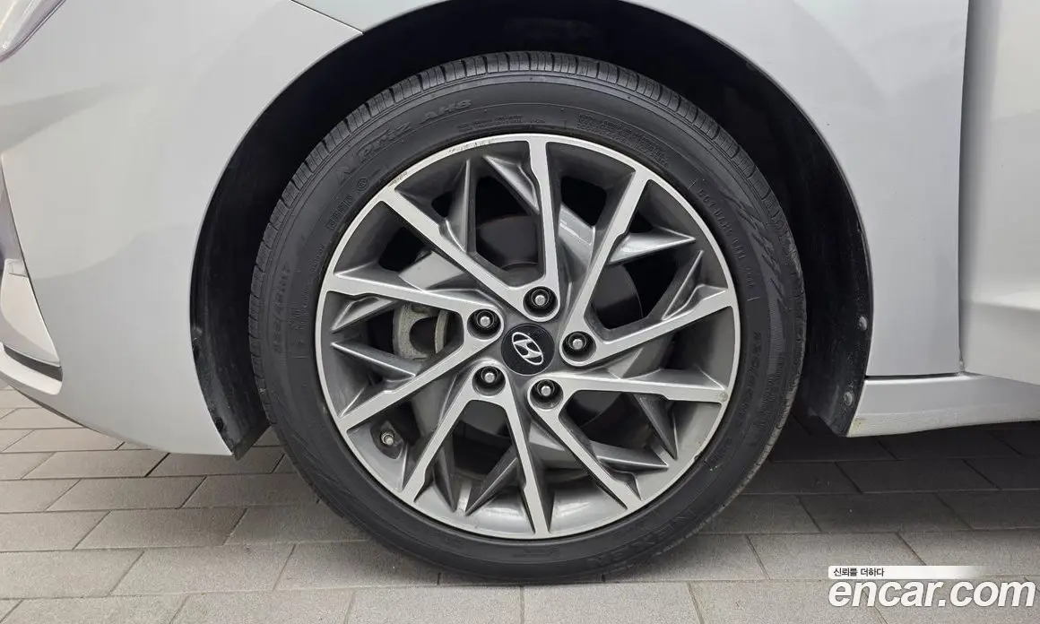 Hyundai Avante 2018 1.6 автомат (гидро), фото 5