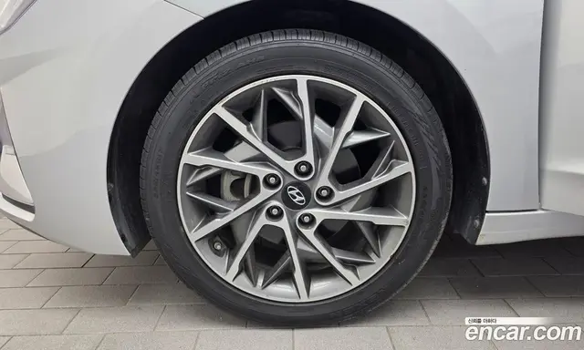 Hyundai Avante 2018 1.6 автомат (гидро), миниатюра 5