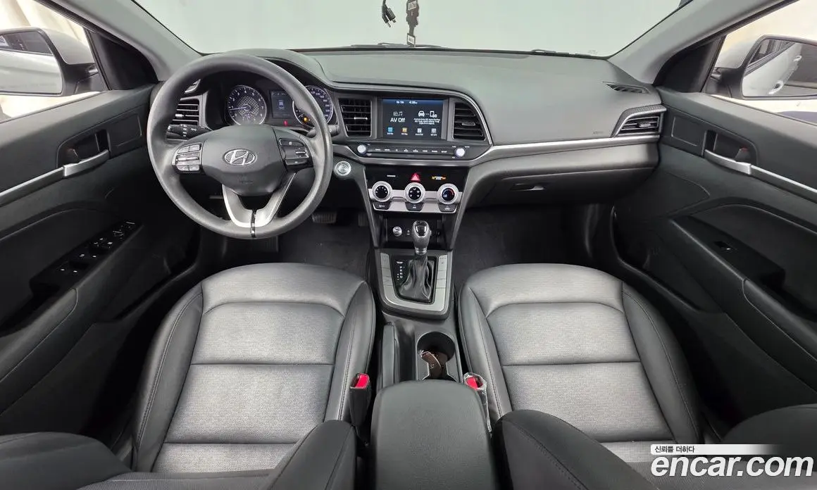 Hyundai Avante 2018 1.6 автомат (гидро), фото 7