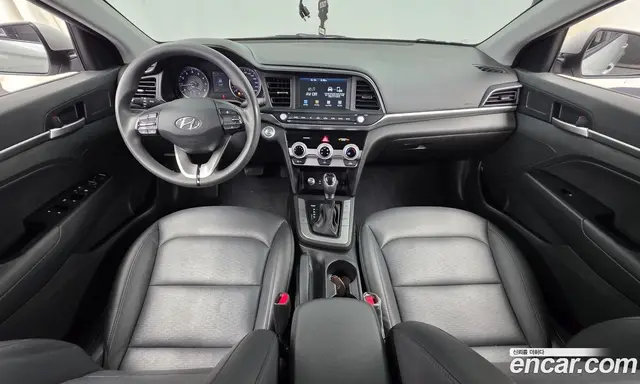 Hyundai Avante 2018 1.6 автомат (гидро), миниатюра 7