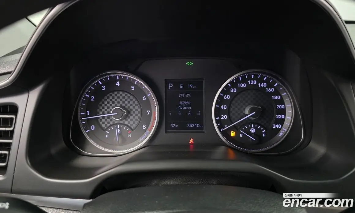 Hyundai Avante 2018 1.6 автомат (гидро), фото 8