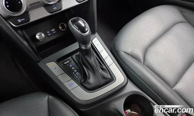 Hyundai Avante 2018 1.6 автомат (гидро), миниатюра 9