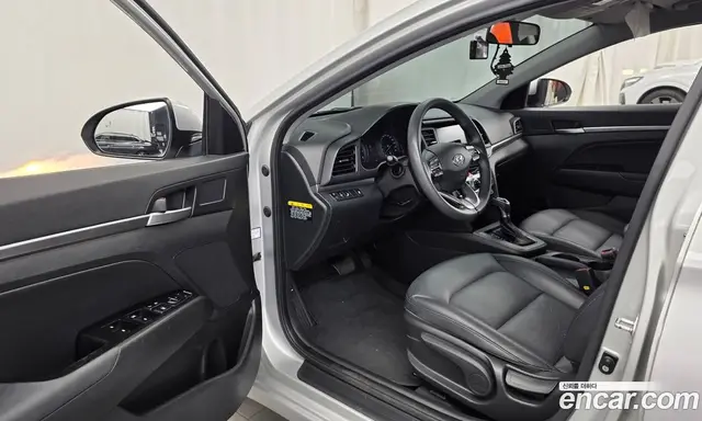 Hyundai Avante 2018 1.6 автомат (гидро), миниатюра 10