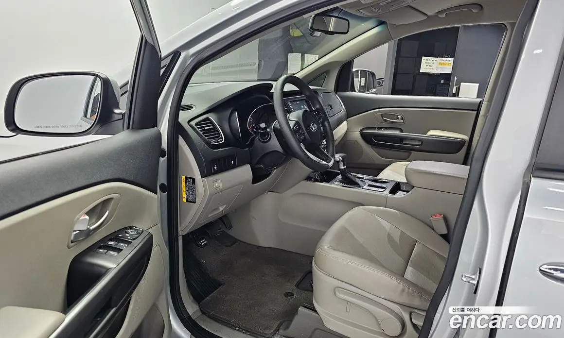 Kia Carnival 2020 2.2 автомат (гидро), фото 13
