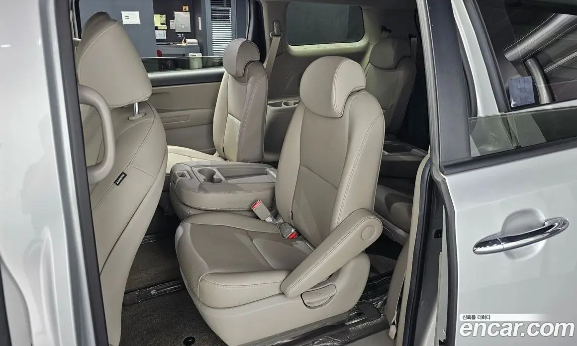 Kia Carnival 2020 2.2 автомат (гидро), фото 16