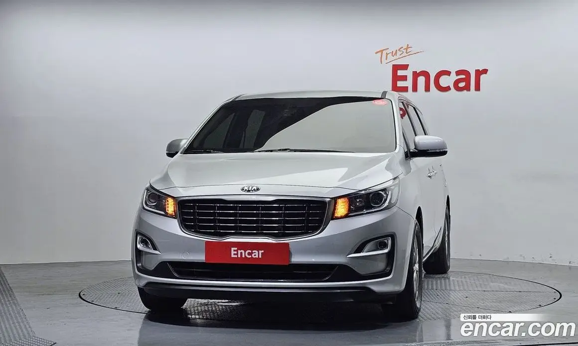 Kia Carnival 2020 2.2 автомат (гидро), фото 3