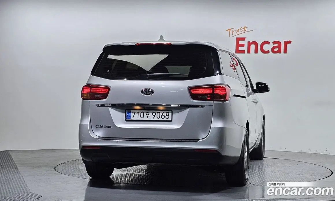 Kia Carnival 2020 2.2 автомат (гидро), фото 4