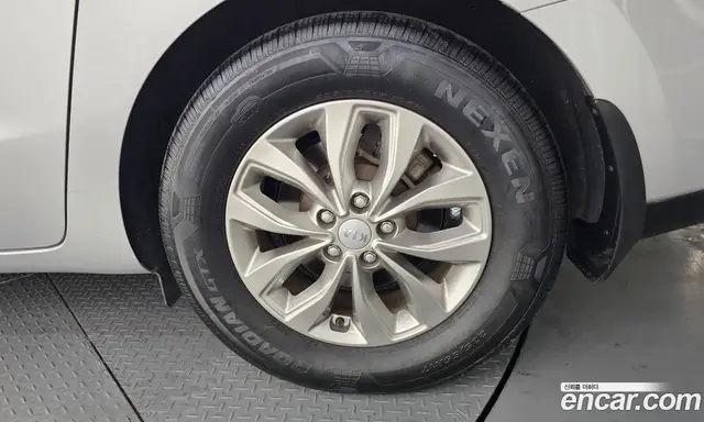 Kia Carnival 2020 2.2 автомат (гидро), миниатюра 7