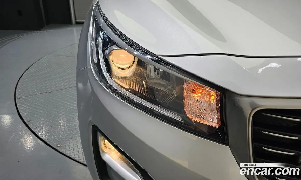 Kia Carnival 2020 2.2 автомат (гидро), фото 8