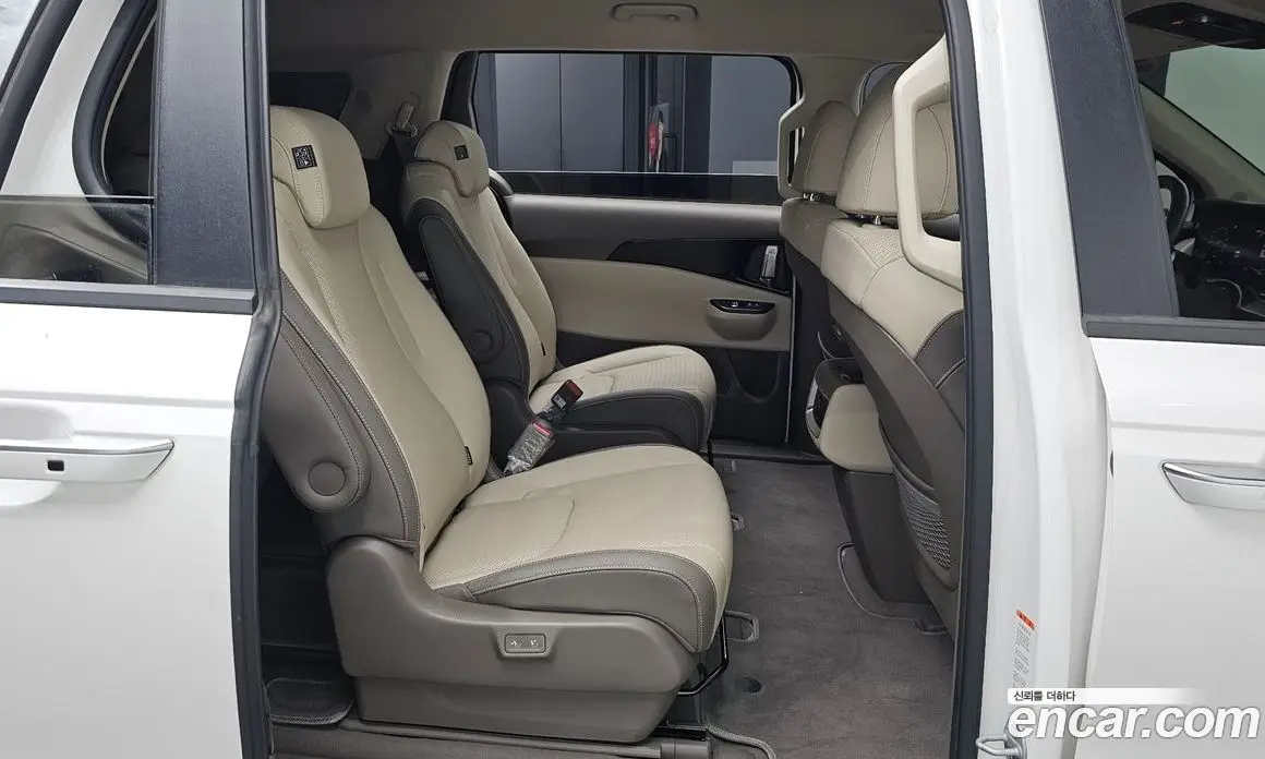 Kia Carnival 2021 2.2 автомат (гидро), фото 17