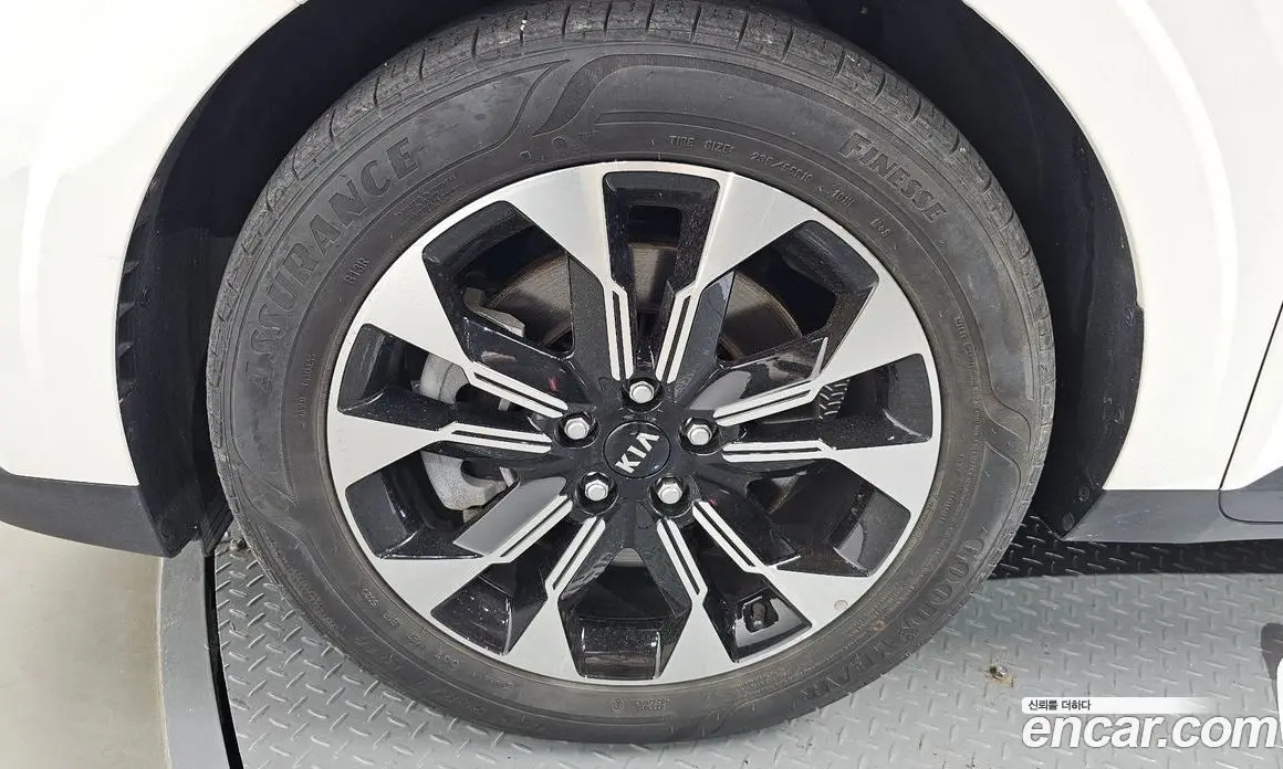 Kia Carnival 2021 2.2 автомат (гидро), фото 5