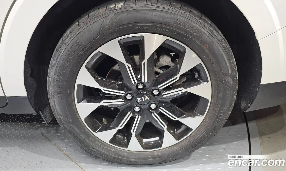 Kia Carnival 2021 2.2 автомат (гидро), фото 7