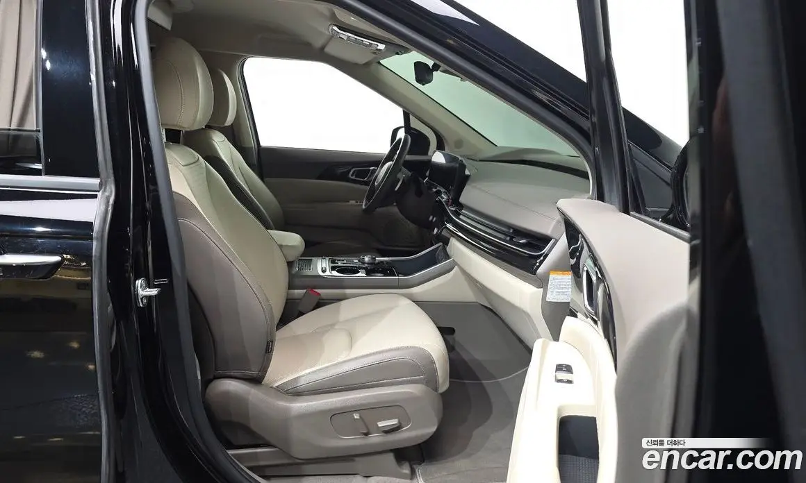 Kia Carnival 2024 1.6 автомат (гидро), фото 16