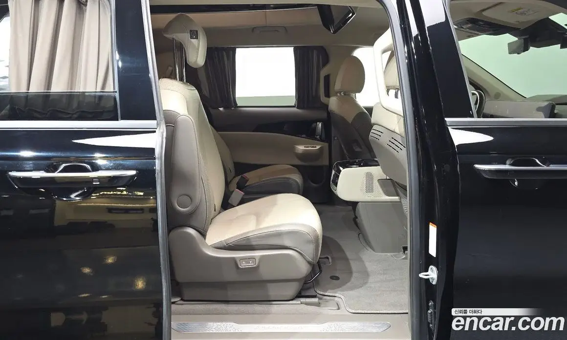 Kia Carnival 2024 1.6 автомат (гидро), фото 17