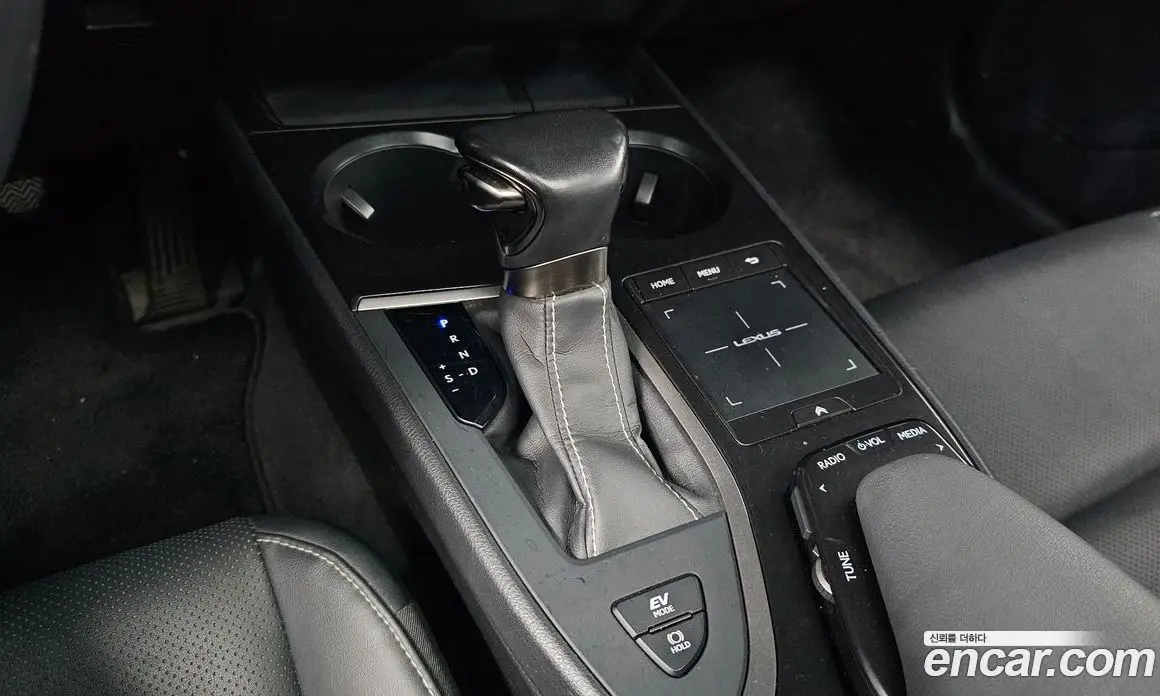 Lexus UX 2019 2.0 автомат (гидро), фото 11