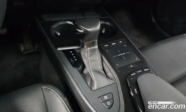 Lexus UX 2019 2.0 автомат (гидро), миниатюра 11