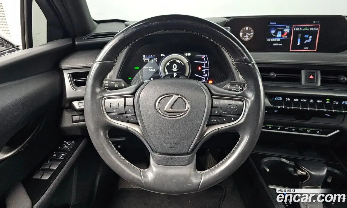 Lexus UX 2019 2.0 автомат (гидро), фото 18