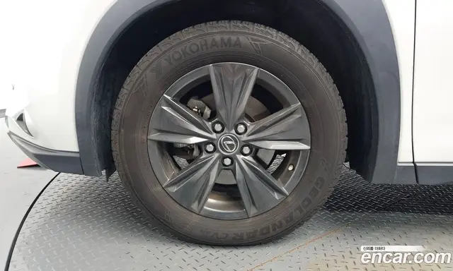 Lexus UX 2019 2.0 автомат (гидро), миниатюра 4