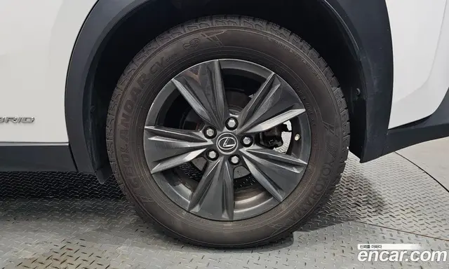 Lexus UX 2019 2.0 автомат (гидро), миниатюра 6