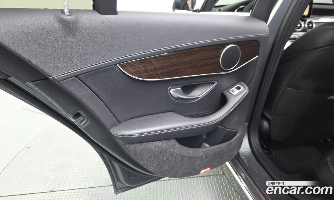 Mercedes-Benz C-Class 2018 2.0 автомат (гидро), фото 15 Mercedes-Benz C-Class 2018 2.0 автомат (гидро), фото 15