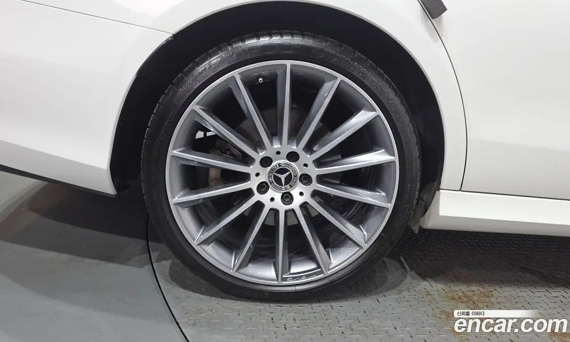 Mercedes-Benz E-Class 2021 2.0 автомат (гидро), фото 5 Mercedes-Benz E-Class 2021 2.0 автомат (гидро), фото 5
